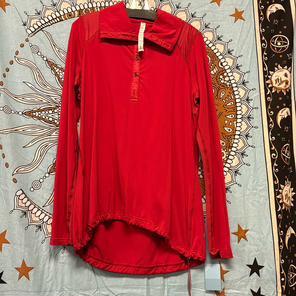Lululemon,12,Red